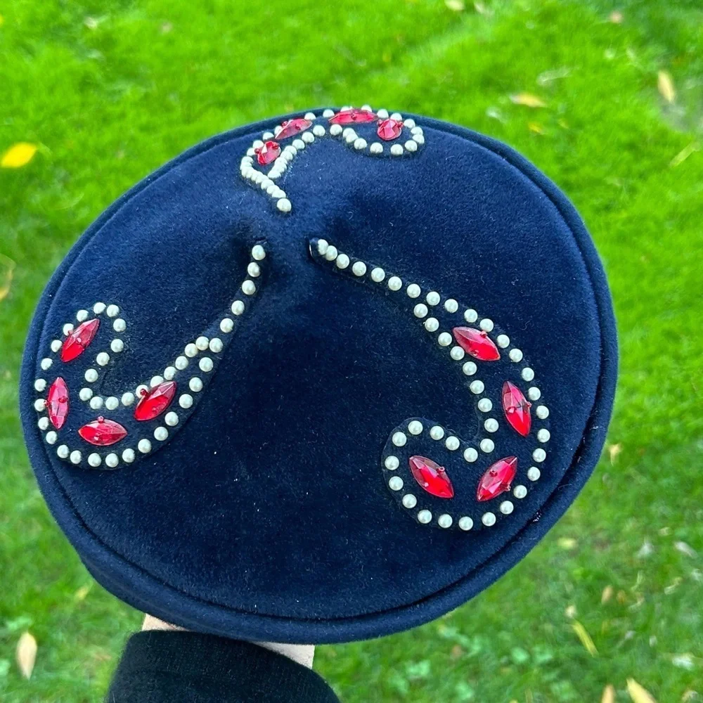Vintage Velvet Felt Navy Blue Beret Cap Hat Pillbox Hat Red Rhinestones Pearls - Picture 8 of 10